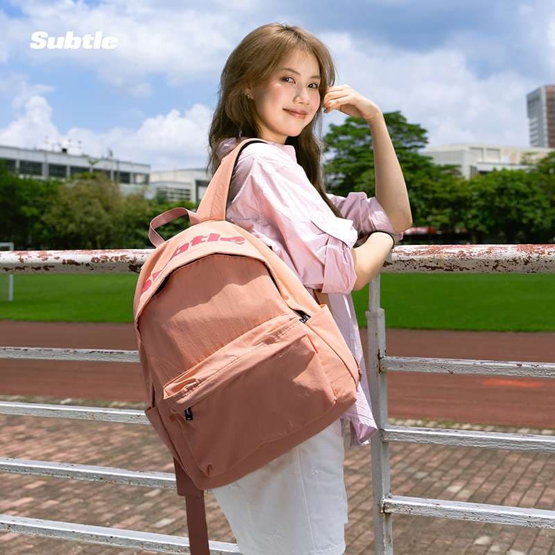 学生の毎日を彩る防水リュック