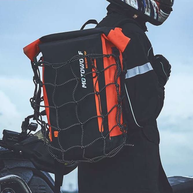 防水リュック 全天候型ライダーズバックパック