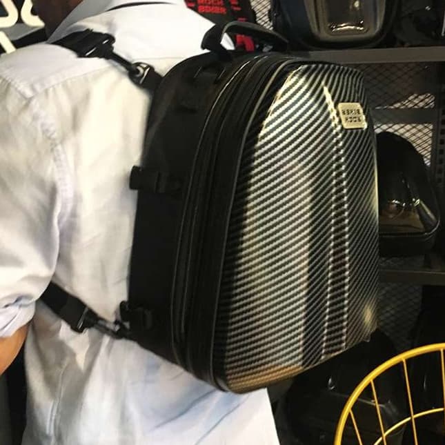 防水リュック 硬質軽量 オールシーズン バイク用リュック