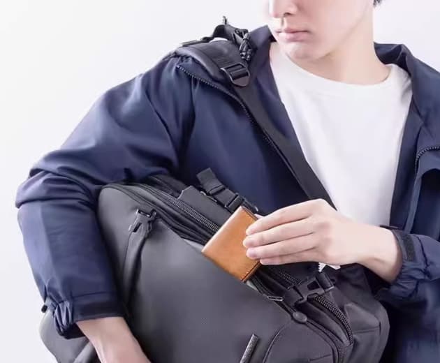 多機能収納防水リュック