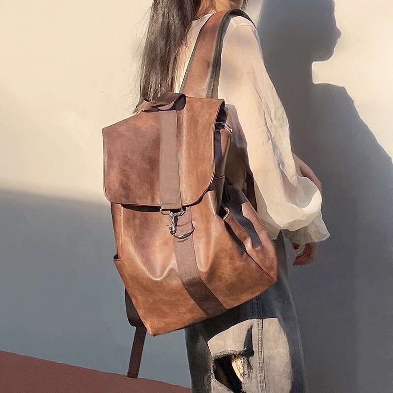 シンプル防水リュック大人かわいい