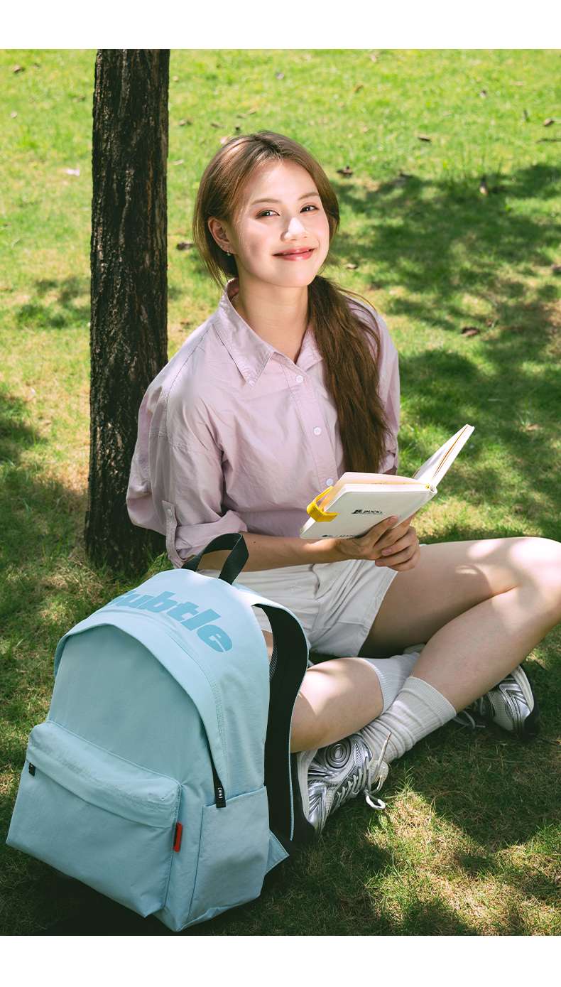 学生の毎日を彩る防水リュック