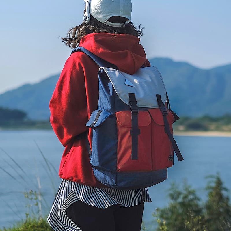 山歩き冒険者 多機能防水リュック