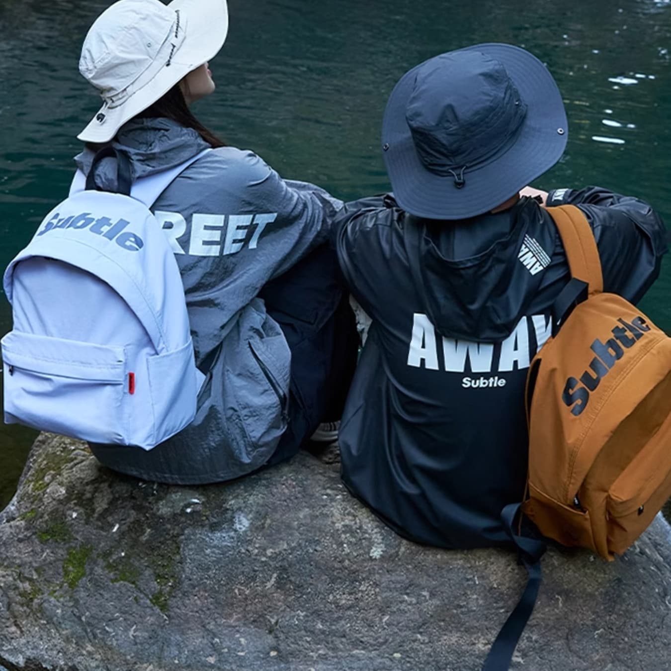 アウトドア散策用 登山防水リュック